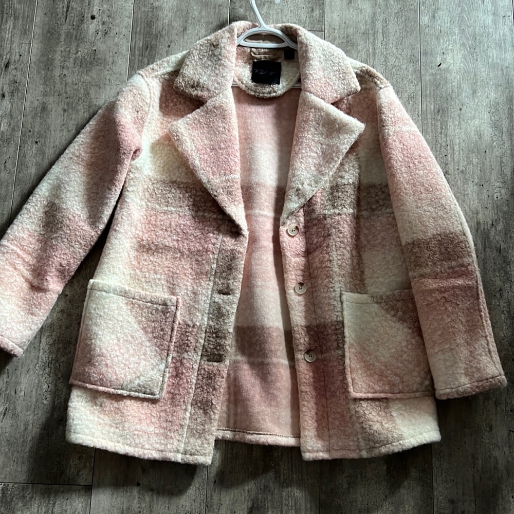 RD style shacket, size small, brand new with tags